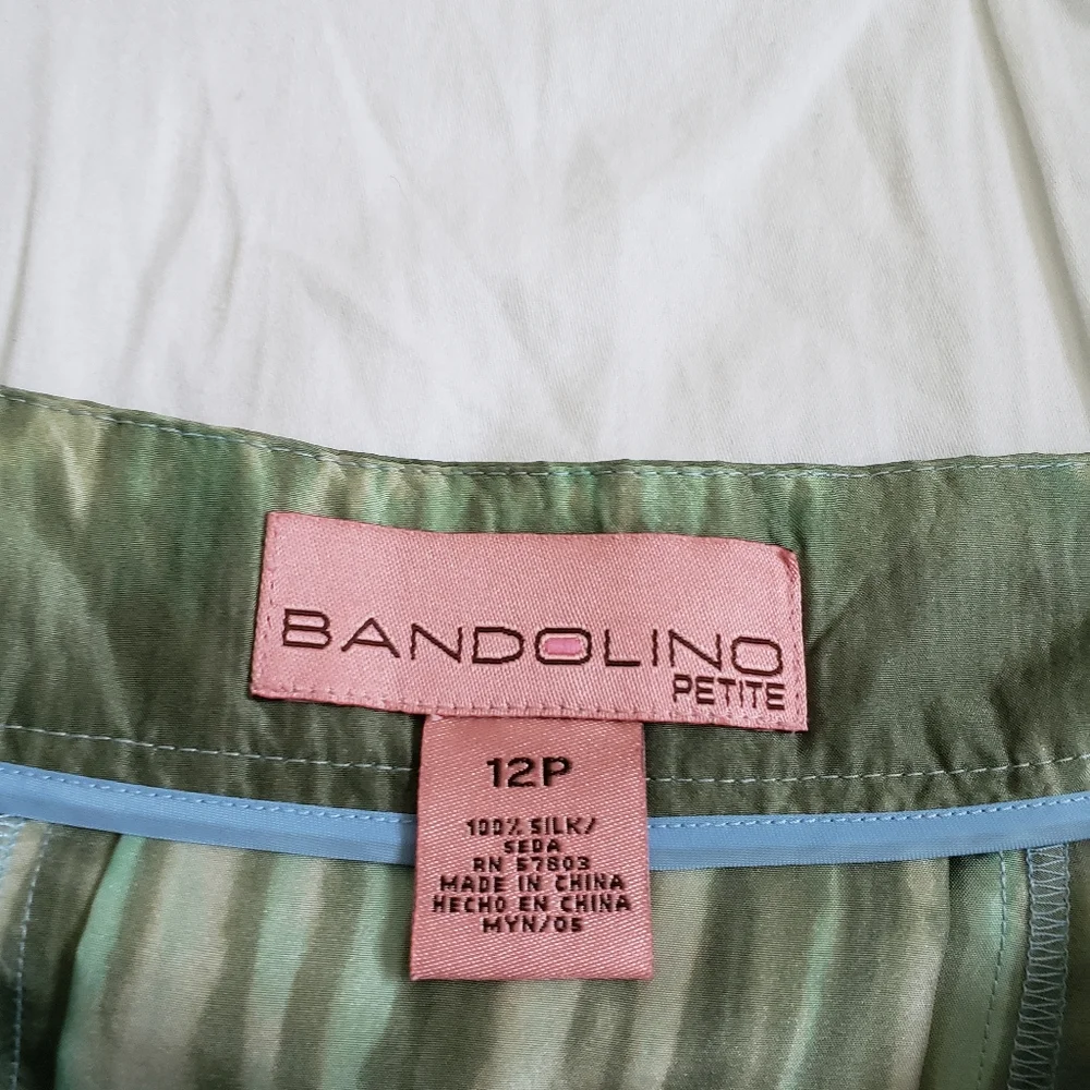 Bandolino Multi-print 100% silk skirt. Siz… - Picture 3 of 5